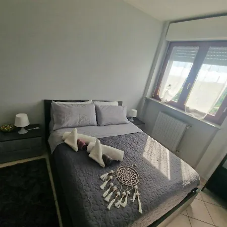 To Live In A Welcoming And Bright *