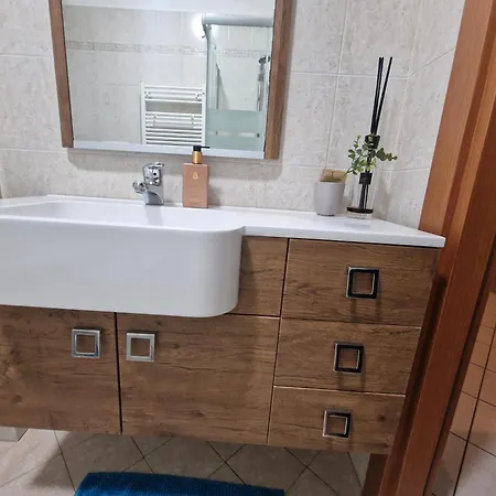 To Live In A Welcoming And Bright Apartman *