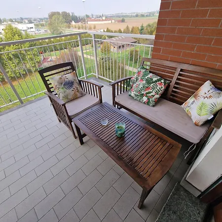 To Live In A Welcoming And Bright *